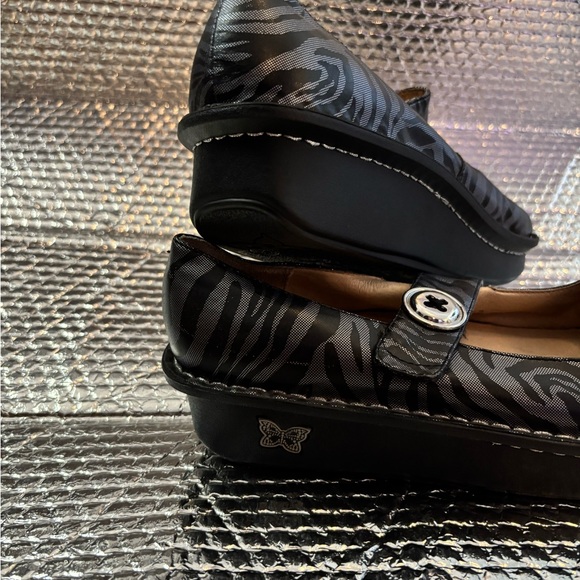 Alegria Black Flats with Decorative Stitching - Picture 3 of 6